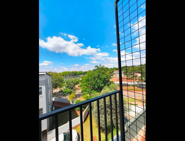 2 BEDROOM PROPERTY TO RENT IN LYNNWOOD